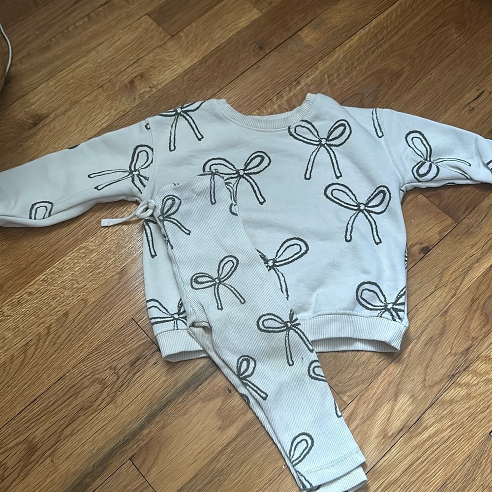 Zara bow sweatshirt and leggings set